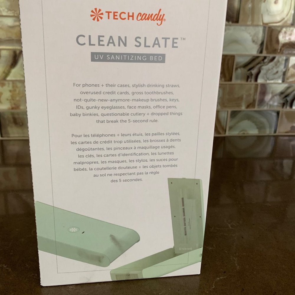 NWT TECH Candy Clean Slate™ UV Sanitizing Bed. Color is Light Mint.